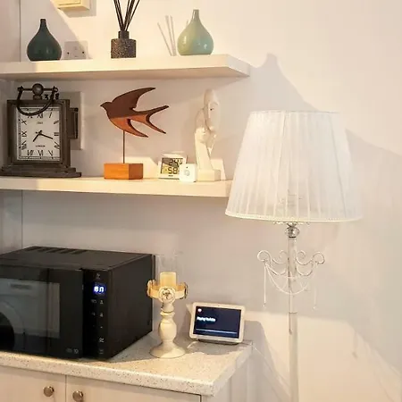 The Summer House Polis