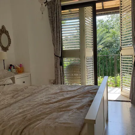 The Summer House Polis