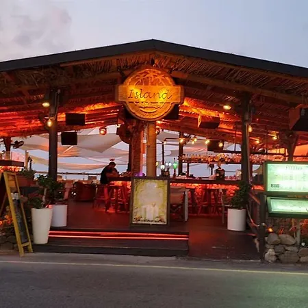 The Summer House Polis