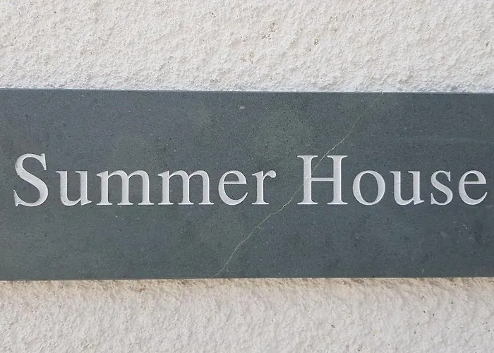 The Summer House * Polis