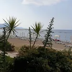 The Summer House Polis