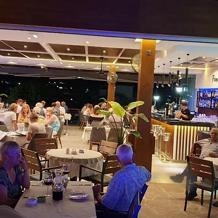 The Summer House Polis