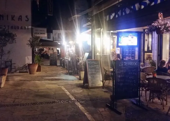 The Summer House * Polis